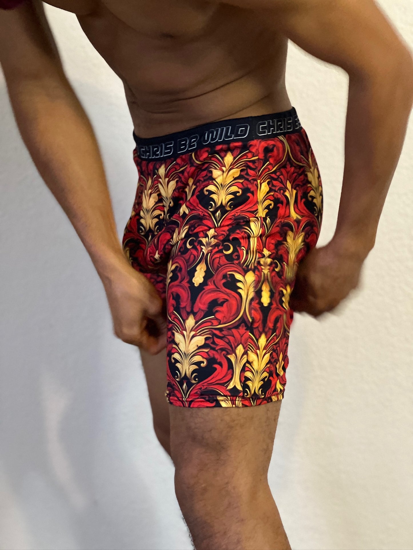 RED AND GOLD GRAPE LEAF LATTICE