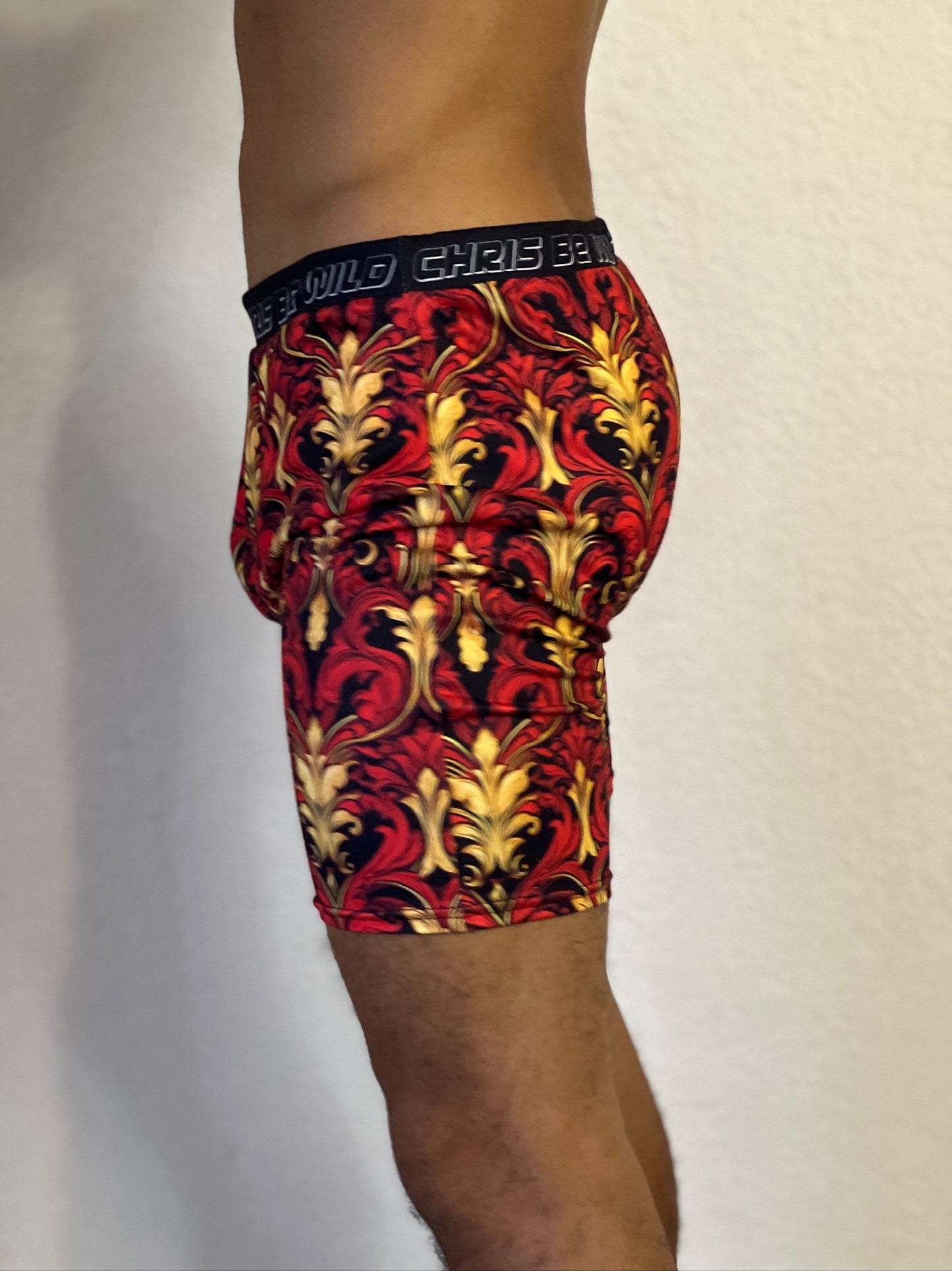 RED AND GOLD GRAPE LEAF LATTICE